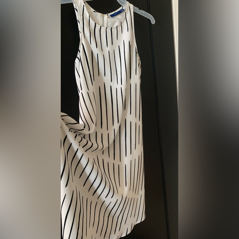 New W/O tag , beautiful white/black dress , size XS